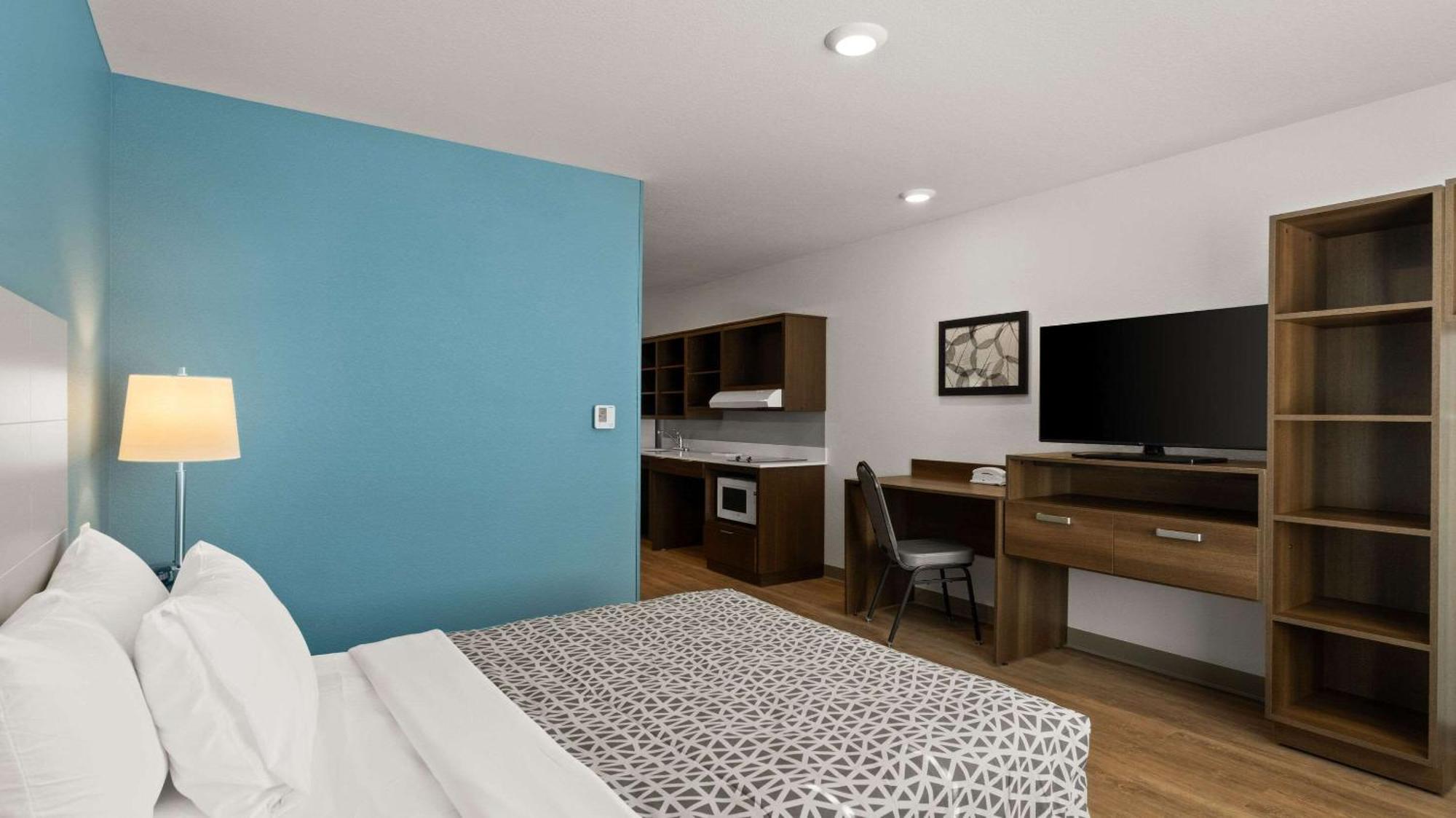 Woodspring Suites Greeley Bagian luar foto